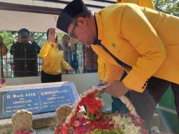 Peringati HUT GOLKAR Kader Partai Gelar Tradisi Ziarah