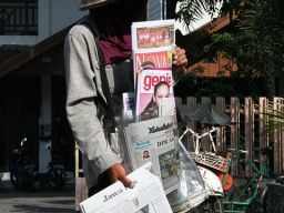 Penjual Koran Apakah Bisa Bertahan?