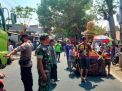 Babinsa Menganti Kawal Kegiatan Kirab Budaya Dalam Rangka Sedekah Bumi Desa Laban