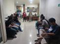 Satpol PP Surabaya Amankan Remaja saat Pesta Minuman Keras