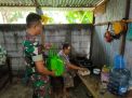 Babinsa Kelurahan Sememi Masuk Dapur Warga Sebagai Wujud Peduli Pada Masyarakat