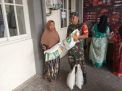 Babinsa Koramil 0830/02 Semampir Dampingi Penyaluran Beras di Wilayah