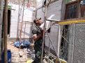 Kepedulian Babinsa, Karya Bakti Bantu Perbaikan Rumah Warga Binaan