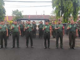 Kodim 0830/Surabaya Utara Laksanakan Pembagian Buku Saku Netralitas TNI