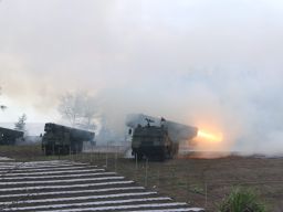 Pussenarmed gelar latihan Artillery Strike Fire Power Demo