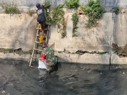 Antisipasi Banjir dan Wabah Penyakit, Kodim 0830/Surabaya Utara Gelar Karya Bhakti