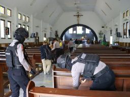 Jelang Perayaan Natal 2023, Polres Tanjung Perak Gelar Sterilisasi Gereja