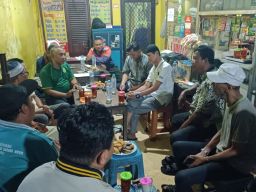 Proyek Paving Dupak Gg 4 Surabaya Di Protes Warga, Pihak Kelurahan Di Duga Tak Transparan.