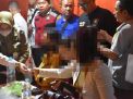 Satpol PP Surabaya Kembali Tertibkan Kedai yang Menjual Minhol Tanpa Izin