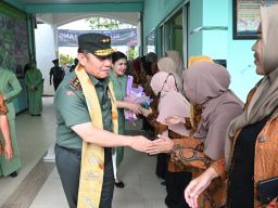 Kunjungan Pangdam V/Brawijaya di SMK Kartika VI-1 Malang untuk Meningkatkan Kualitas Program Keahlian.