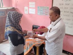 Saber  Pungli Undang, Dugaan Pungli SDN 3 kemiri Kecamatan Jayakerta Akhirnya Dikembalikan Ke Orang Tua Murid