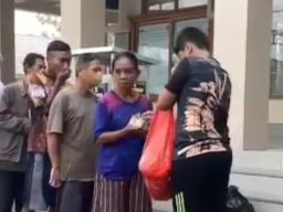 Jum'at Berkah Pertama Ramadhan, Kabid PU Cipta Karya Berbagi Nasi Sahur dan Berbuka
