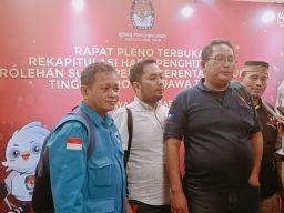 Dugaan penggelembungan suara Caleg di Surabaya Dapil Jatim 1, Menyebabkan molornya pleno rekapitulasi KPUD Surabaya.