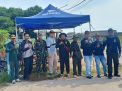 Pastikan Wisata Pantai Cibendo Ciparagejaya Kondusif, Babinsa Koramil 0403/Rawamerta Siaga Di Pos Pengamanan