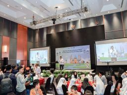 PDAM Surabaya Ajak Buka Puasa Ratusan Anak Yatim Piatu 