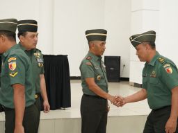 Pengarahan Danrem 084/BJ untuk Prajurit dan PNS Makorem Usai Melaksanakan Cuti Hari Raya Idul Fitri 1445 H