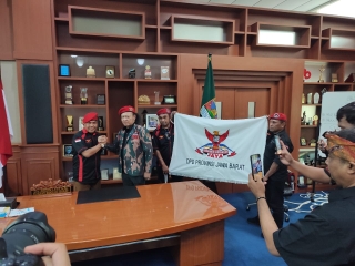 PJ Bupati Bandung Barat Resmi Jadi Pembina DPD Ormas GRIB Jaya Jabar