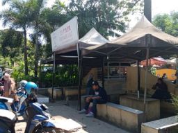 Mengintip Warung Es Teller Panaikang di Area Kuburan Kristen yang Telah Berdiri Sejak 30 Tahun lalu