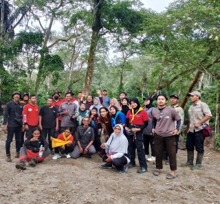 Peringatan Hari Lingkungan Hidup Sedunia, Pecinta Alam Jawa Timur Penghijauan Penanaman Bibit Pohon dan Ngaji Bersama