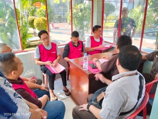 Penyerahan Tahap II Lima Tersangka Tipikor Kredit Fiktif Bank Intan Jabar Ke jaksa Penuntut Umum Garut