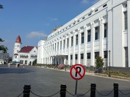 Menjelajah Jejak Sejarah: "Petualangan Wisata Kota Tua Surabaya"