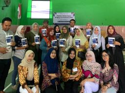 Pelatihan Dhoholingo, UMKM Desa Tiron Kediri Siap Mendunia