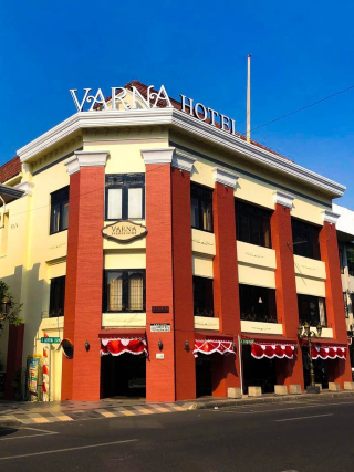 Varna Culture Hotel Hadirkan "CAFE MOJI" Konsepnya Jadul Banget