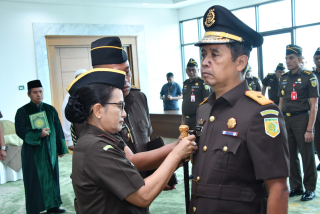 Pelantikan 7 Pejabat Kejati Jabar, Diantaranya 4 Kepala Kejaksaan Daerah