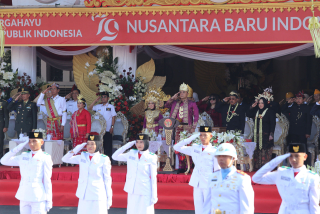 Wali Kota Eri Beserta Jajaran Pemerintahan Gunakan Pakaian Adat di Upacara HUT RI ke-79