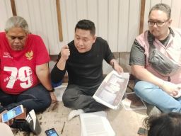 Merasa Dituduh Aniaya Wanita, Novli Angkat Bicara Di Depan Media