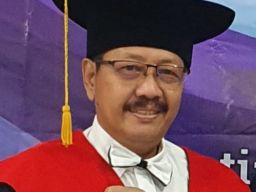 Refleksi Hari Guru 2024: Menghargai, Beradaptasi, dan Berkomitmen