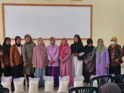 Dinas Sosial Sidoarjo Salurkan Bantuan untuk Warakawuri dan Janda Perintis Kemerdekaan