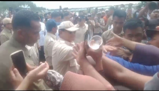 Blusukan Presiden Prabowo Cek Tambak Ikan di Karawang
