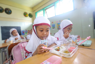 UMKM Kota Surabaya di Libatkan Program MBG, Ini Kata Wali Kota: Eri