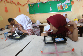 Makan Bergizi Gratis di Surabaya Mulai Pekan Depan, Tahap Awal Ada 5 Sekolah