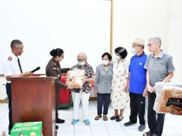 Peringati Natal 2024, Kajati Jabar Gelar Bhakti Sosial ke sejumlah Panti Asuhan