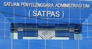 Melayani Pemohon SIM-KB, Kanit Regident Satpas Colombo IPTU Dyah Ayu Akan Melakukan Yang Terbaik