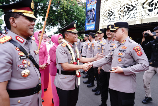 Kapolres Karawang Menghadiri Prosesi Sertijab Sejumlah Pejabat Utama Polda Jabar