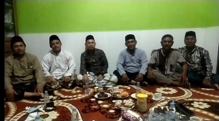 Pihak Ponpes Miftahul Khoirot Desa Manggungjaya Ikhlaskan Hutang Pak Acim Ke Materia