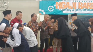 Peringatan HPN, Polres Karawang Berikan Santunan Anak Yatim Piatu