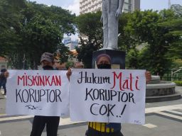 FRONT AREK SUROBOYO (FAS) Serukan Hukum Mati Koruptor Dan Rampas Aset