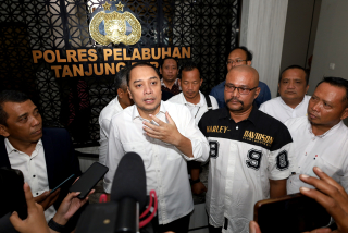 Wali Kota Eri Kawal Langsung Laporan Penahanan Ijazah ke Kantor Polisi