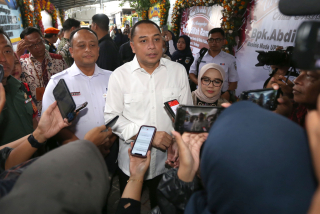 Wali Kota Eri Cahyadi Takziah ke Kediaman Asisten Masinis Korban Kecelakaan Kereta dengan Truk
