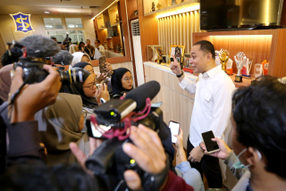 Wali Kota Eri Cahyadi Dampingi Karyawan Lapor ke Polisi, Kasus Dugaan Penahanan Ijazah