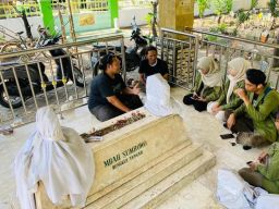 Ketua LPMK Rungkut Tengah Kecewa, KKN Tematik UPN Dinilai Gagal Sentuh Kebutuhan Masyarakat