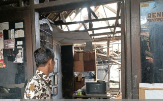 Warga Jepara Surabaya Mendapatkan Perbantuan dan Hunian Akibat Rumah Roboh