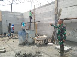 Pastikan Berjalan Sesuai Target, Babinsa Lundo Peltu Sunardi Pantau Pembangunan KDKMP