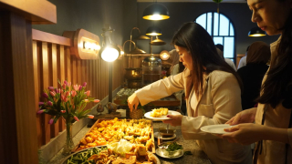 Special Halalbihalal Mewah Mulai Rp125 Ribu! Aston Inn Jemursari Sajikan All You Can Eat Favorit Warga Surabaya