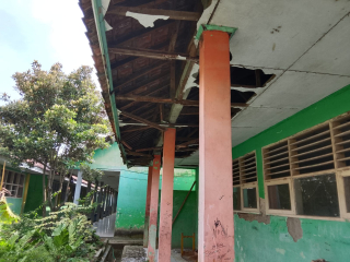 Diduga Penyalahgunaan Dana, Warga Desak BPK Audit Anggaran BOS SMPN 1 Cilamaya Wetan   