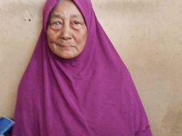 Di Antara Aturan dan Kemanusiaan Serta Sunyi yang Membunuh Perlahan Emak Tua Di Balai Pemuda